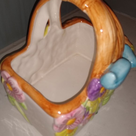 Ceramic Summer Basket - Picture 5 of 7